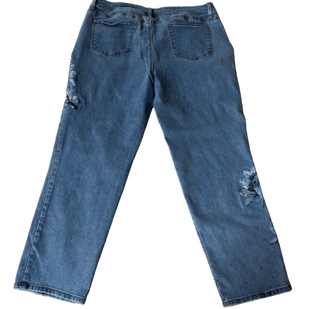Chico's Perfect Stretch Girlfriend Slim Leg Ankle Jeans Embroidered Size 3 (16) - Picture 4 of 4